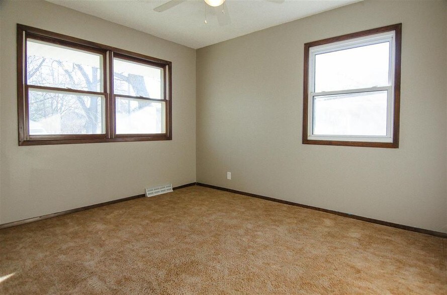 Building Photo - 1003 Olive St