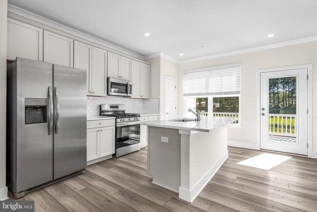 Building Photo - 2108 Winterberry Ln