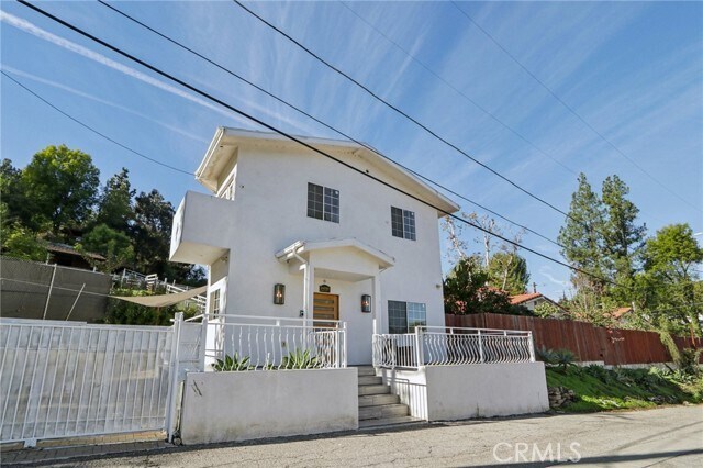 Building Photo - 24334 Crestlawn St