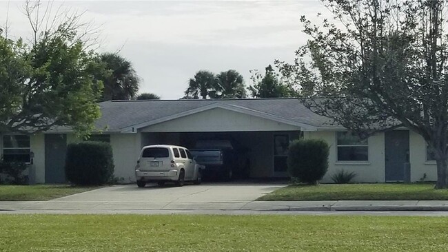 Building Photo - 1600 Cardinal Ln
