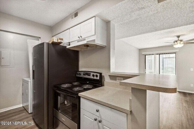 Building Photo - 10200 Belle Rive Blvd
