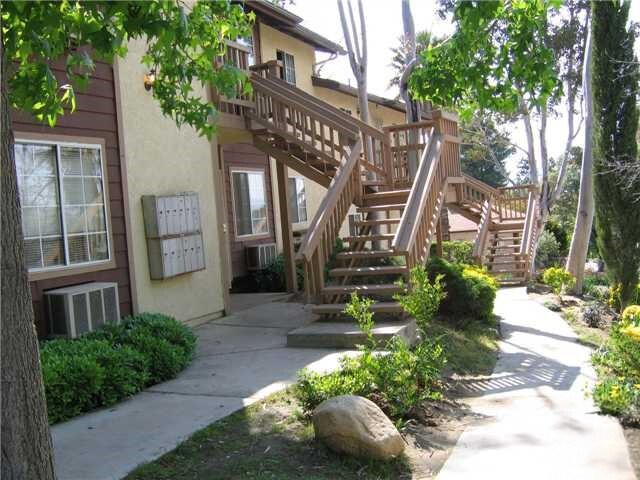 Building Photo - 240 E Graham Ave