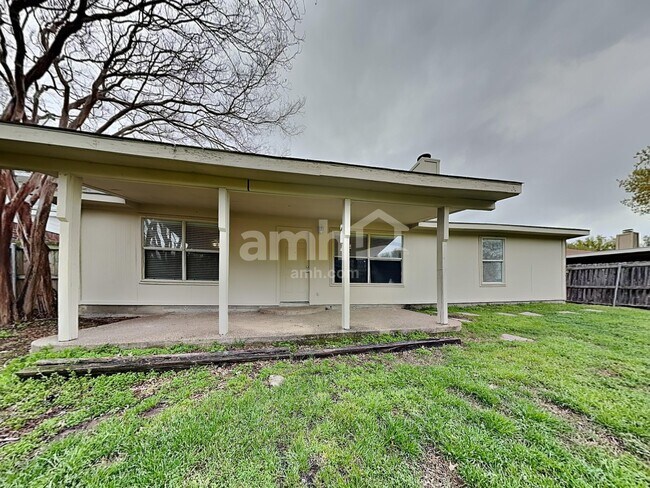 Building Photo - 3806 Evinrude Dr