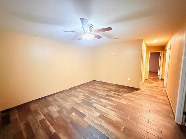 Building Photo - 4416 Flores Ave