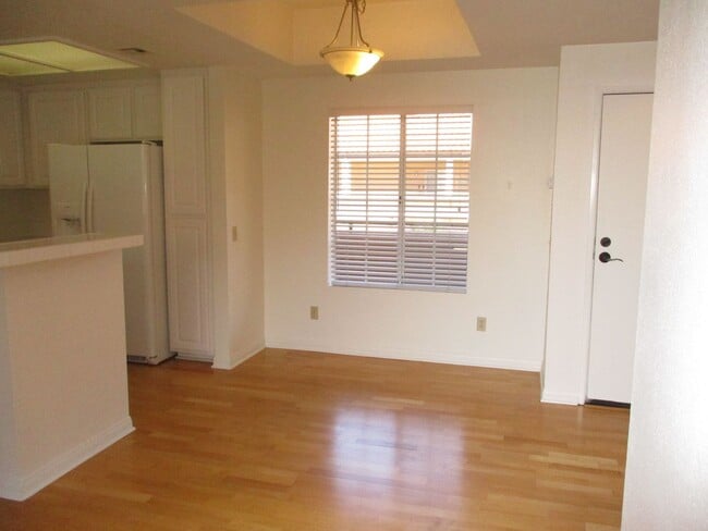 Building Photo - Desirable River Colony 2 Bedroom 2 Bath 3rd Floor Condo