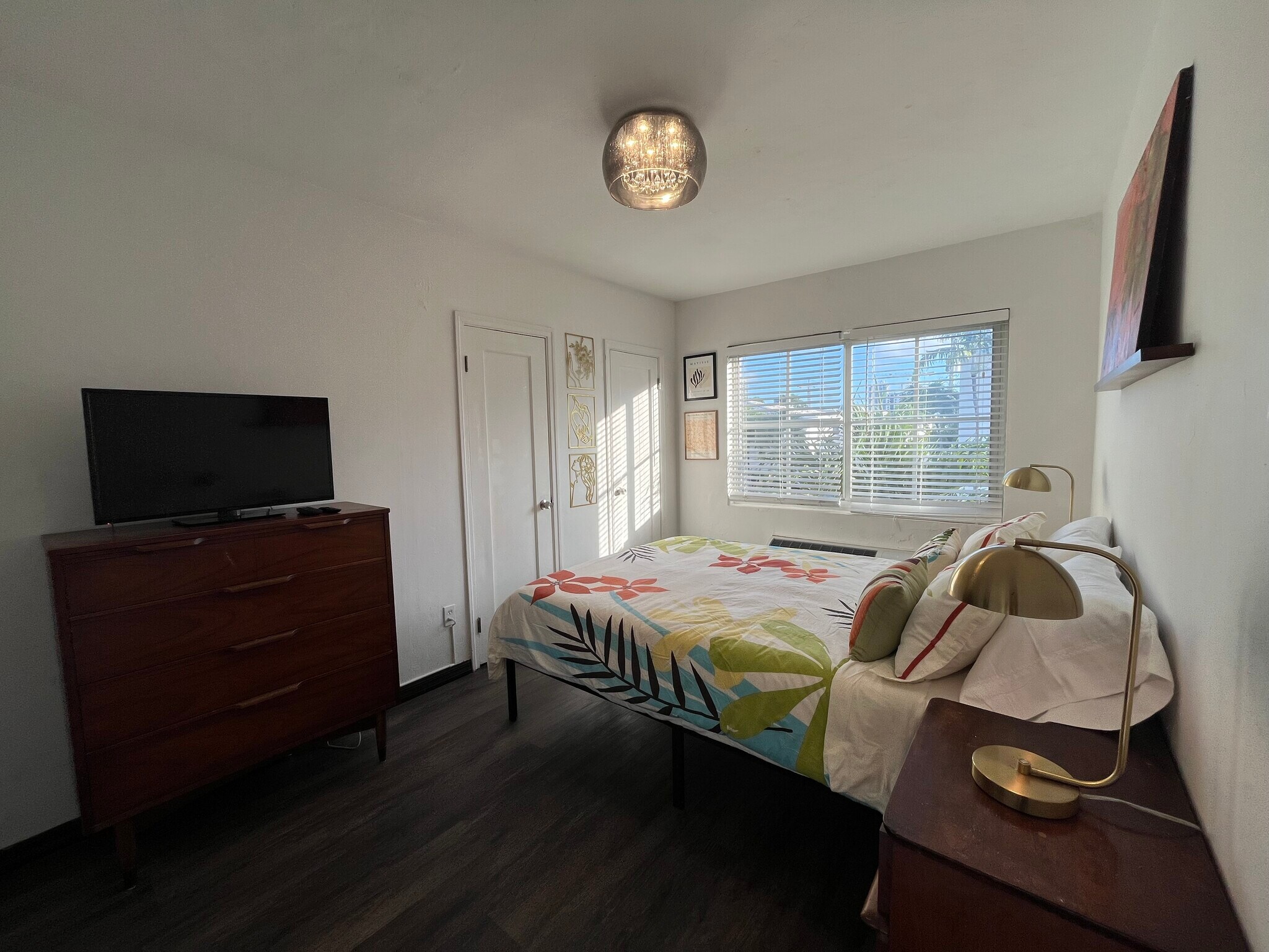 Building Photo - 511 75th St