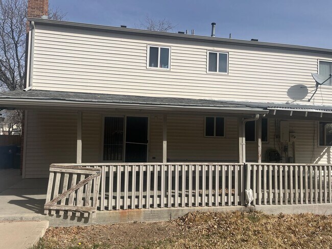 Building Photo - 16456 E Kentucky Ave