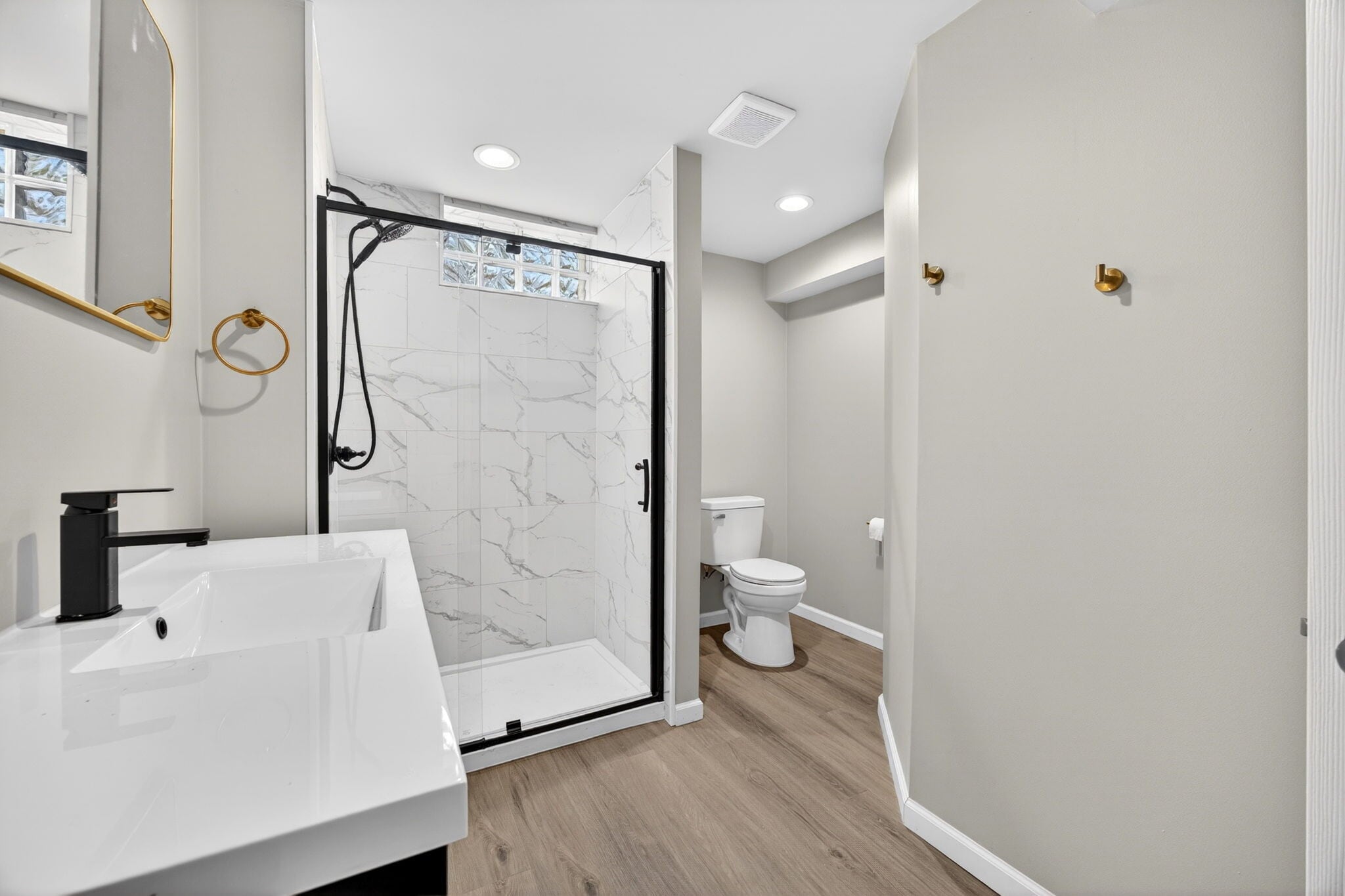 Master Bathroom (1/2) - 3200 Schaffner Dr