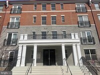 Building Photo - 500 Regatta Dr