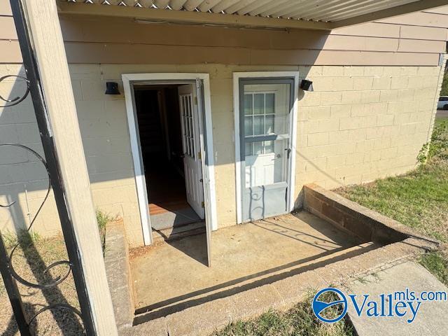 Building Photo - 522 Lisa Ln NW