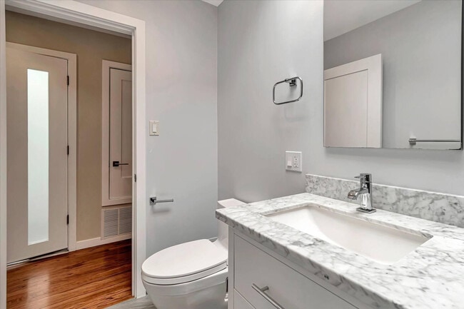 Building Photo - 501 Atlanta St