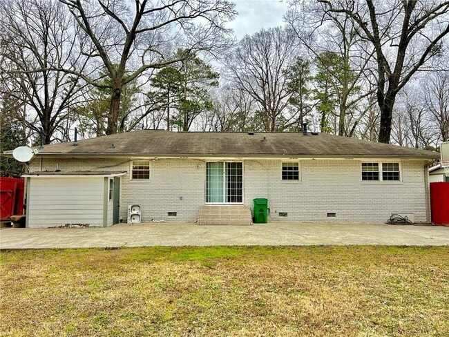 Building Photo - 3064 Hermance Dr NE