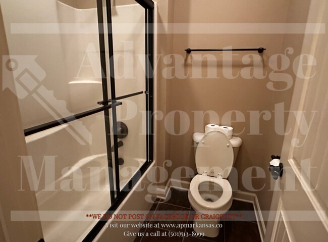 Building Photo - Warm & Welcoming Home with Open Layout and...