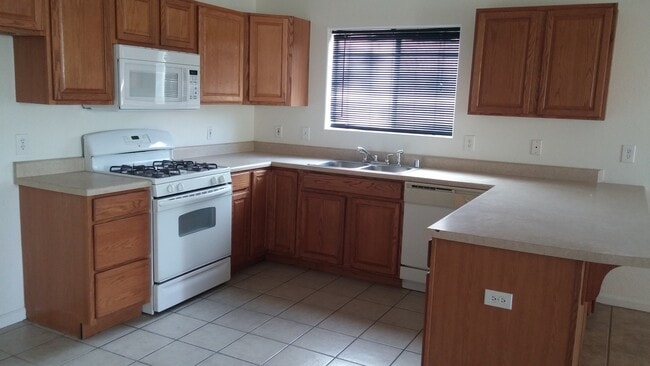 Building Photo - 3362 N Yuma St