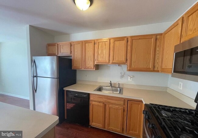 Building Photo - 127 Tulip Ln