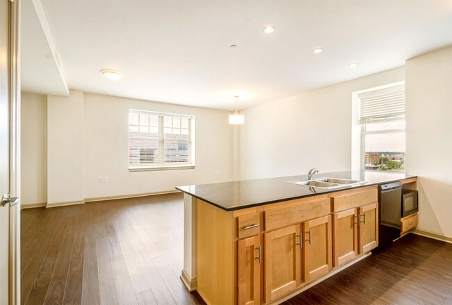 Building Photo - Strathmore Apartments