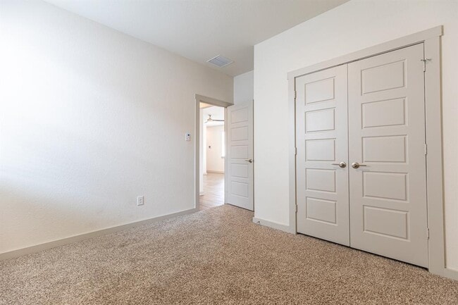 Building Photo - 305 Fairfax Ave