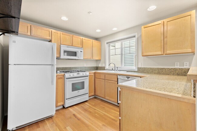 Building Photo - 2bd/1.5ba Seattle Townhouse