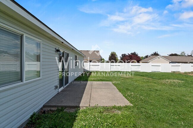 Building Photo - **Half off Full 1st Month's Rent** Great 3-bed Home In Spokane Valley