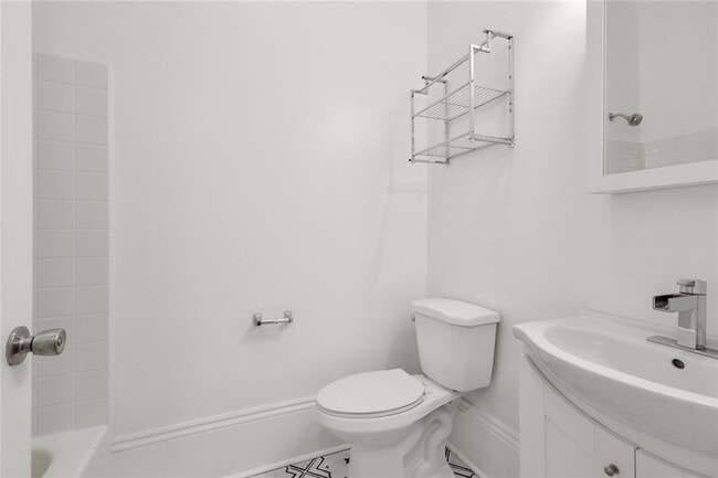 Building Photo - 1625 Second Street Unit 2