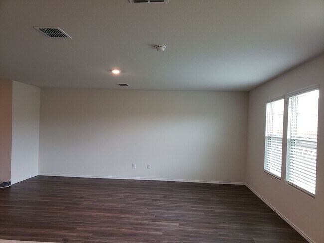 Building Photo - 2051 Puma St