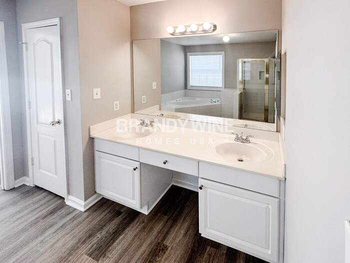 Building Photo - 12339 Lakeside Pkwy