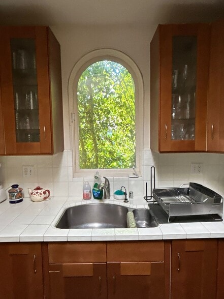 Building Photo - 212 3rd Ave