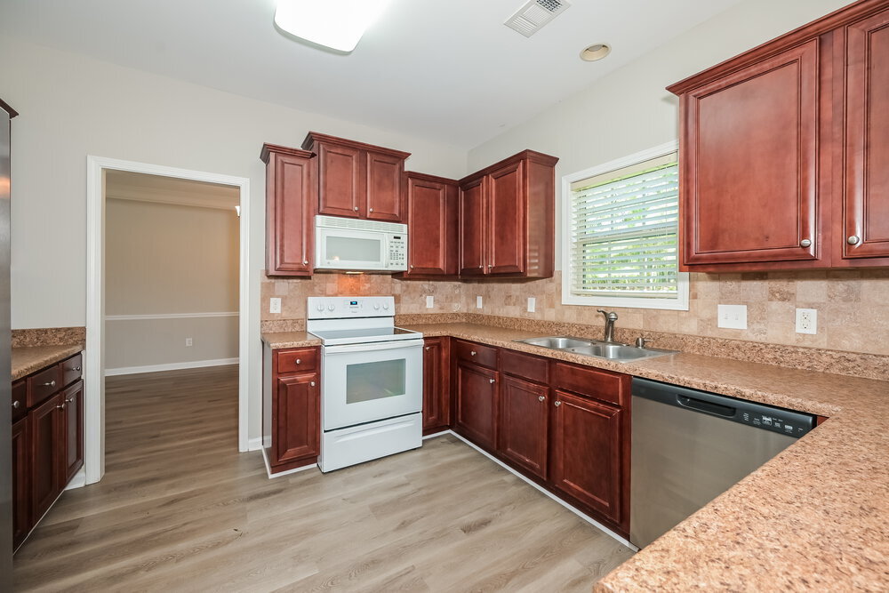 Building Photo - 2048 Woodland Brook Dr