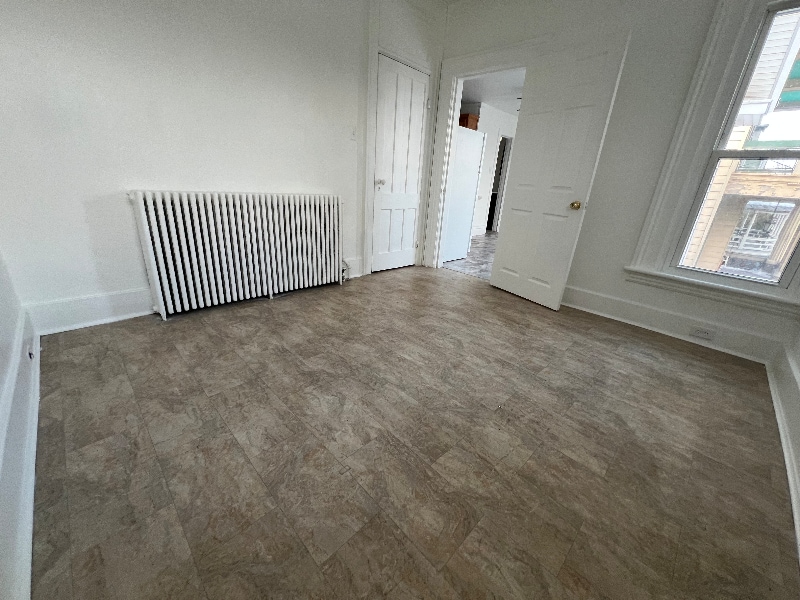 Building Photo - 242 Saratoga Ave