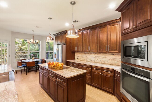 Building Photo - 4 Bedroom/3.5 Bath Rogers Ranch Subdivision