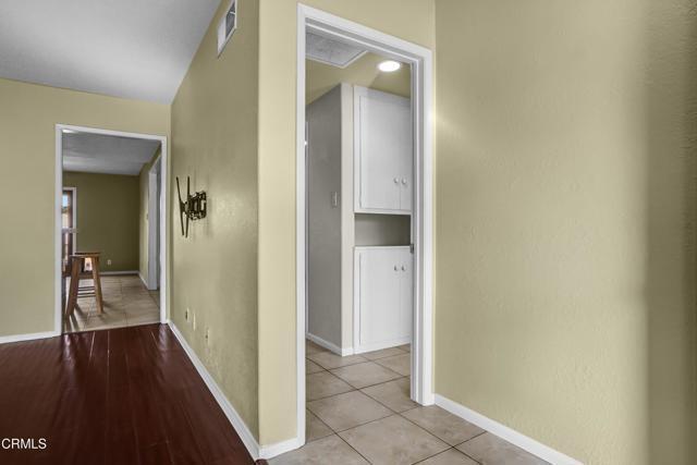 Building Photo - 1307 S Petit Ave
