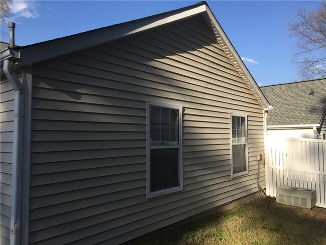 Building Photo - 3705 Jones Ferry Ln