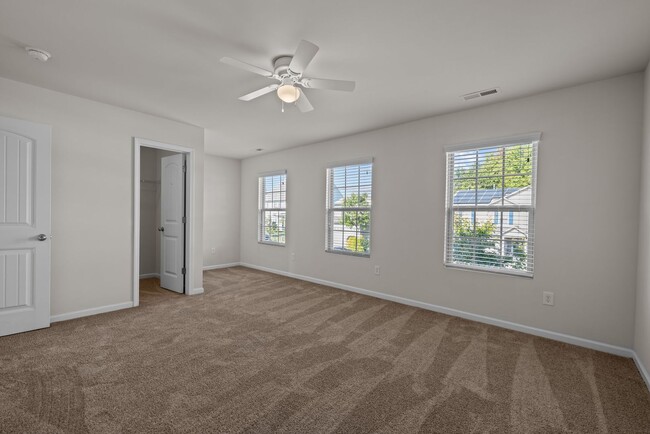 Building Photo - Spacious 5 Bedroom Home with 2-Car Garage,...