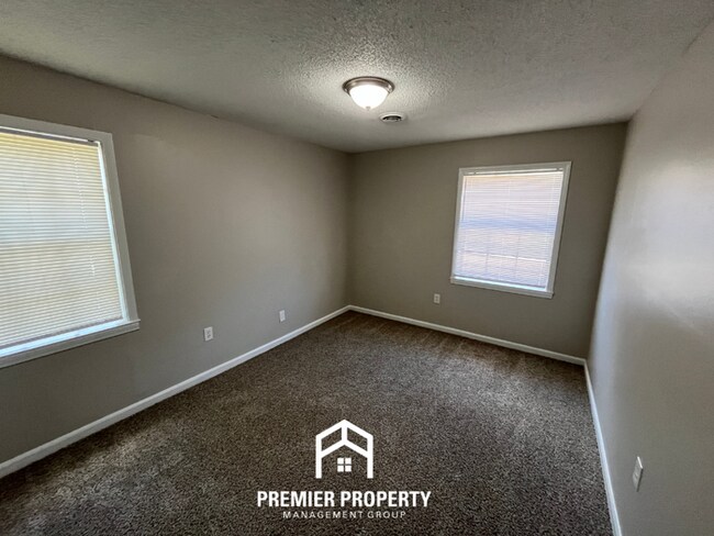 Building Photo - Charming 3BR/2BA in 38118 | Gleaming Hardwood Floors, Dining Area & Huge Yard