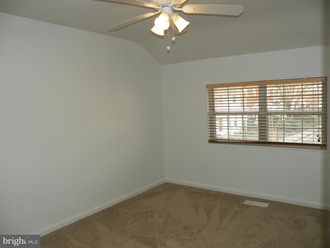 Building Photo - 3732 Jason Ave