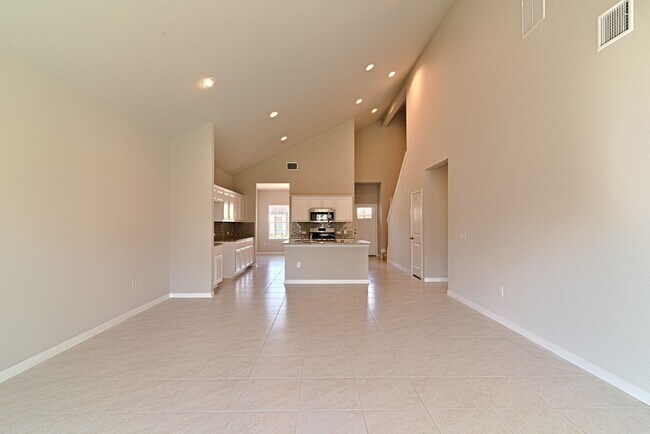 Building Photo - 6601 Loretta White Ln
