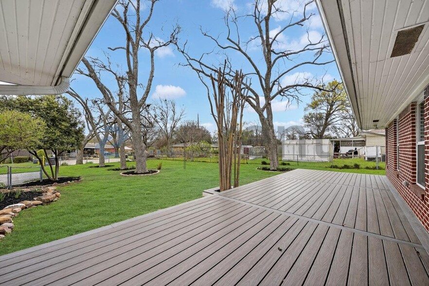 Building Photo - 1610 N Ave