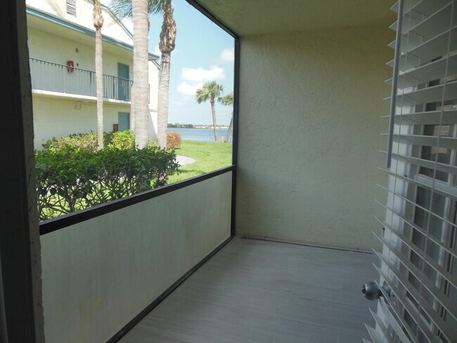 Building Photo - 728 Executive Center Dr