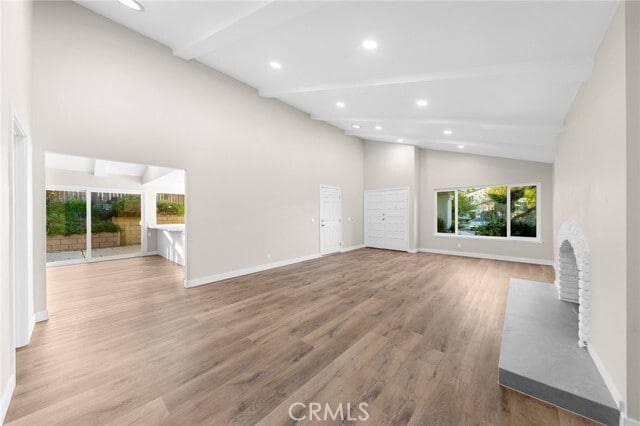 Building Photo - 596 Vista Rambla