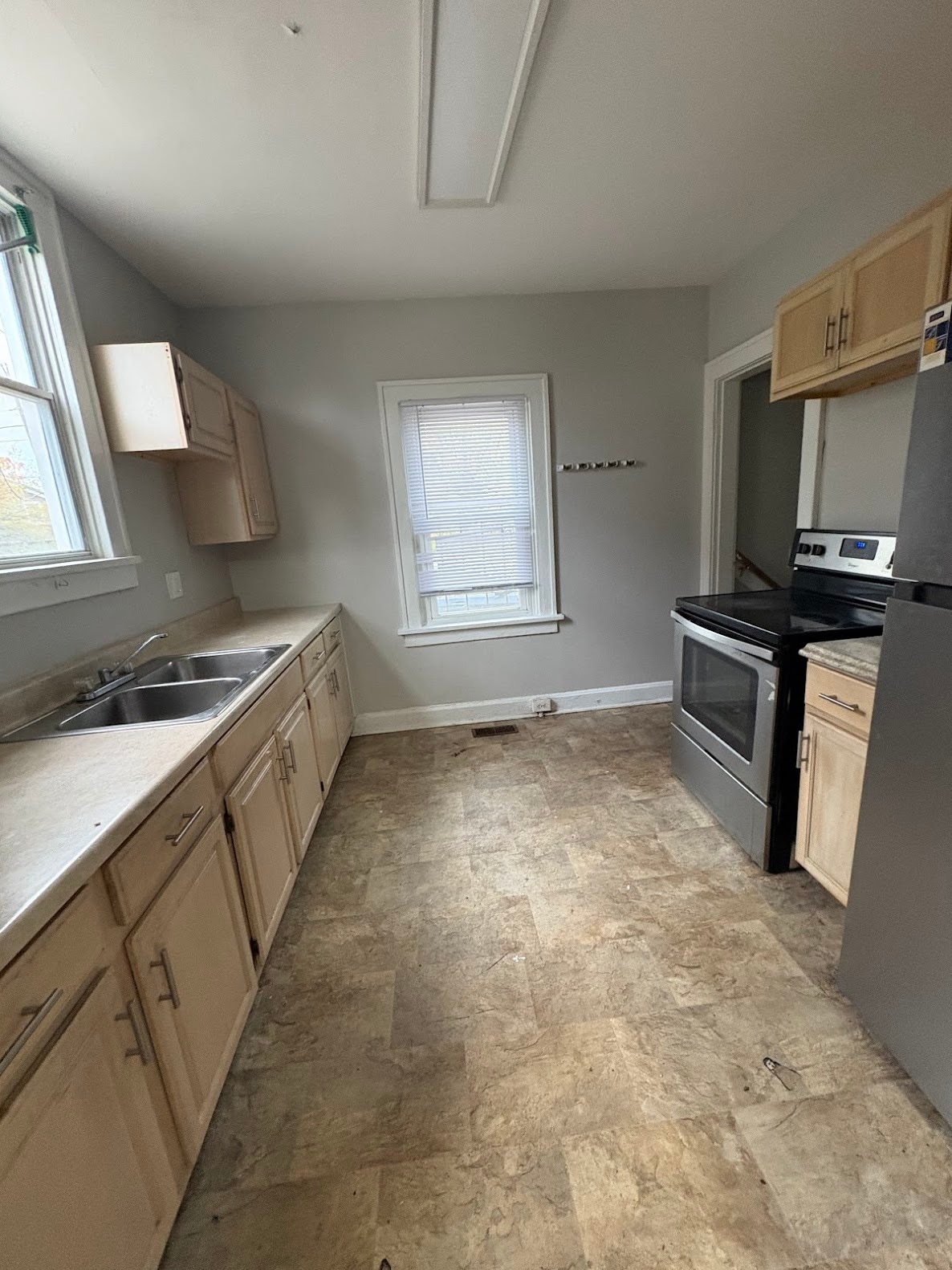 Building Photo - 1262 E 20th Ave