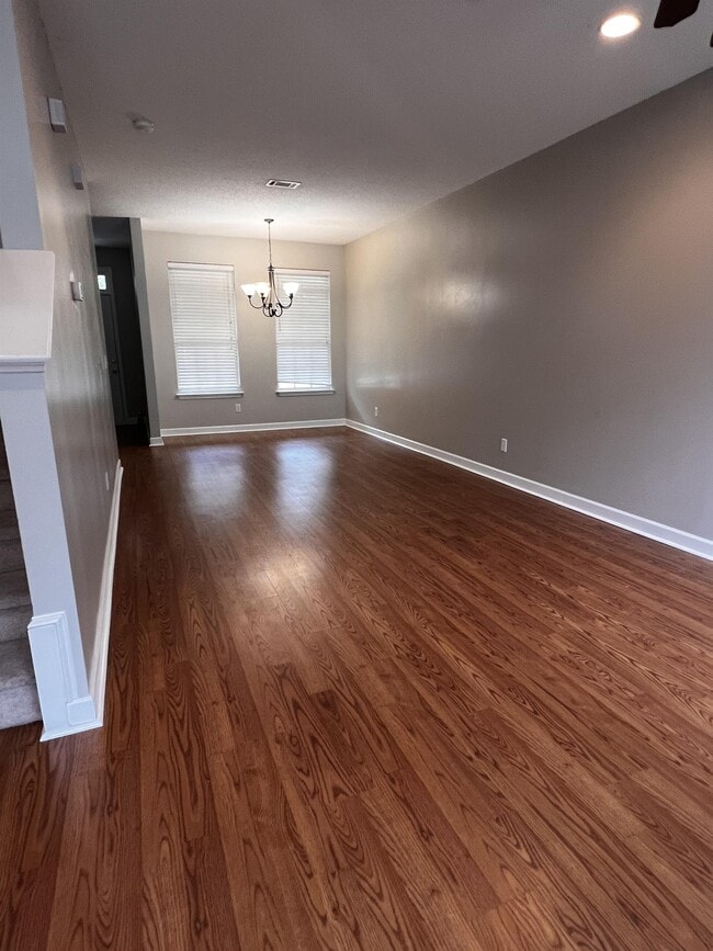 Building Photo - 708 Tattnall Dr