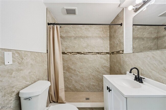 Building Photo - 89 Cabana Ave