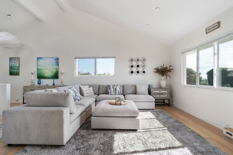 Building Photo - 301 Crocus Ct