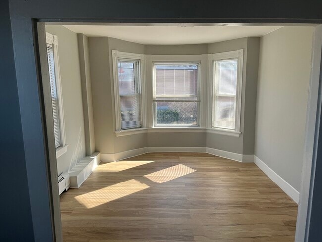 Building Photo - 159 E Central St