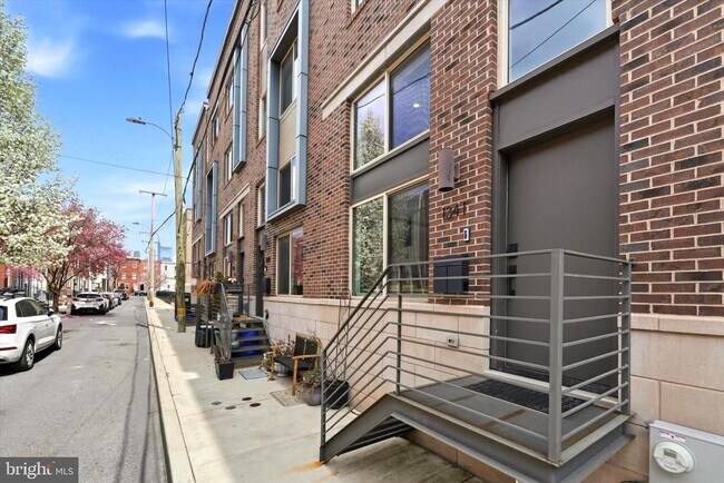 Building Photo - 1341 S Garnet St
