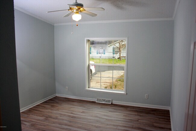 Building Photo - 811 Red Lighthouse Ln