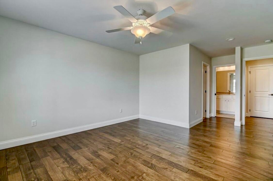 Building Photo - 1811 Spartan Dr