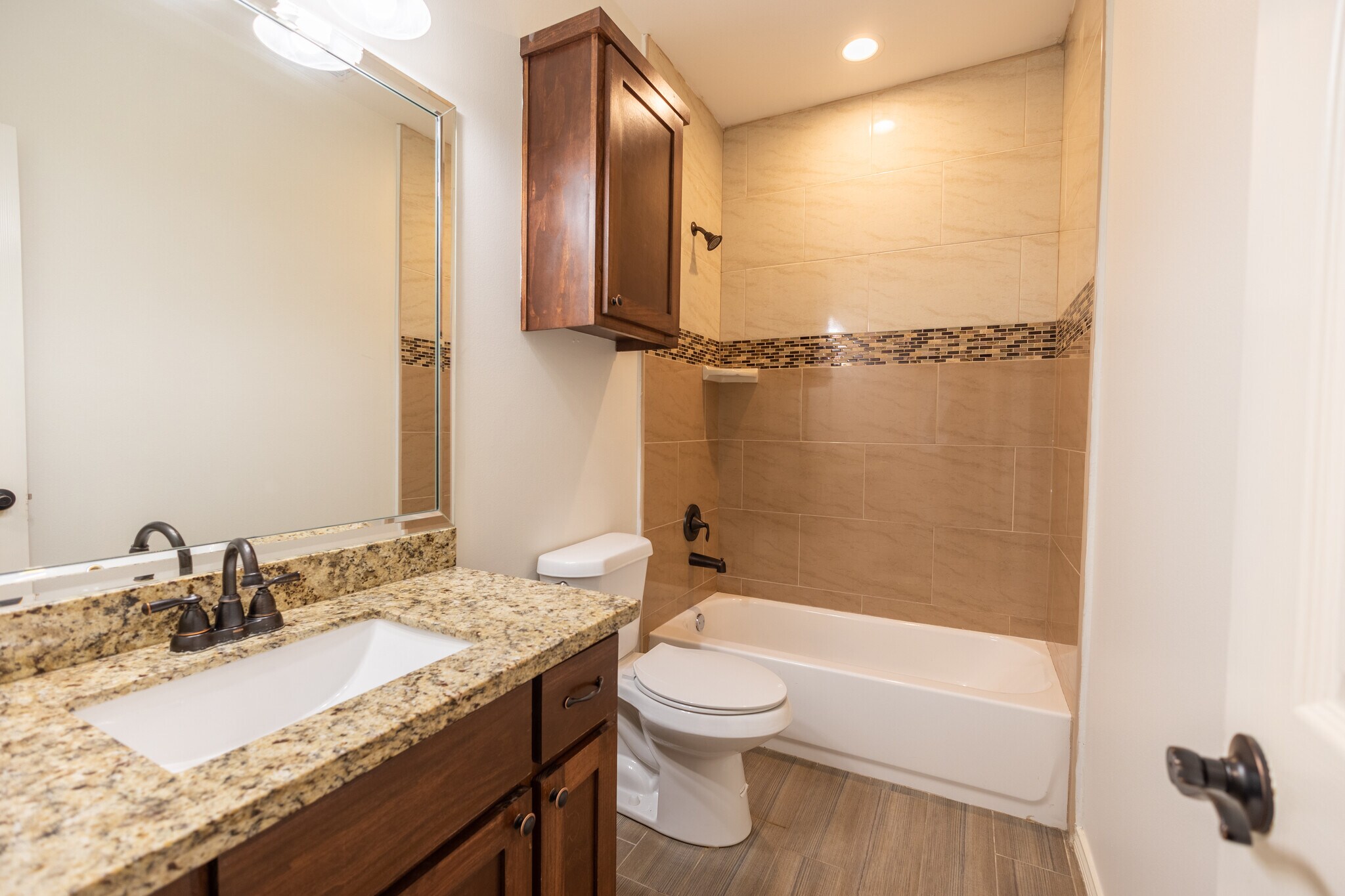 Building Photo - 420 Carlisle Ave