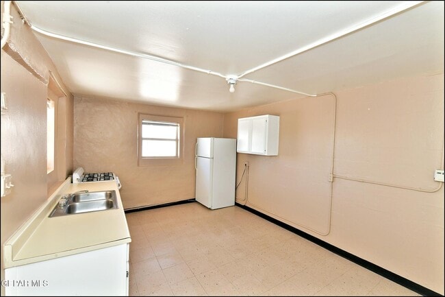 Building Photo - 8058 Gilbert Dr