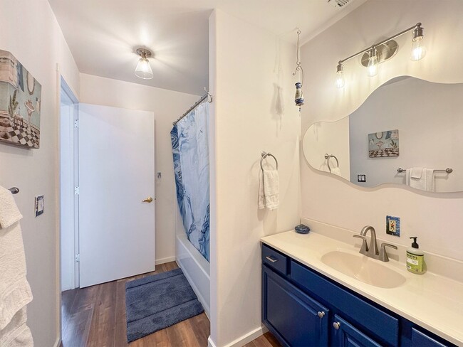 Building Photo - Stunning Home for Lease in Diamond Point